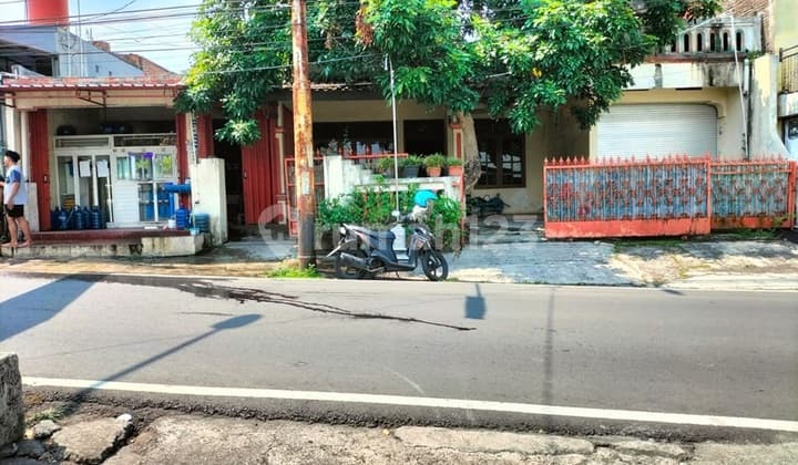 Rumah plus tempat usaha tepi jalan raya ramai Mojosongo Solo