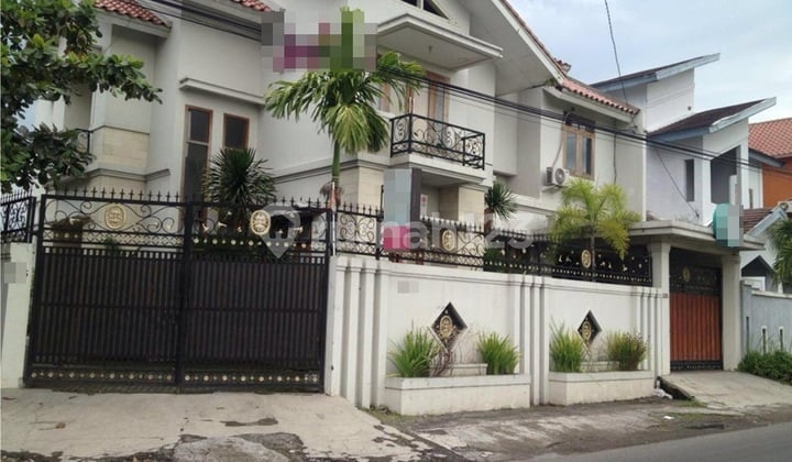 Rumah Mewah Full Furnish Tepi Jalan Raya Klodran Colomadu