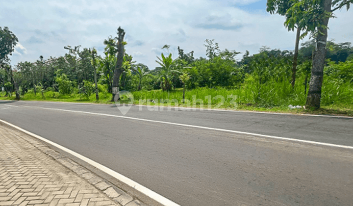 Land Strategic Location Edge of Jl. Raya Karanganyar Gedong Kra
