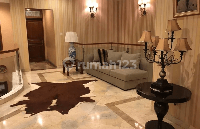 Rumah Bagus Semi Furnished SHM Kebayoran Baru, Jakarta Selatan