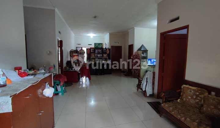 Rumah Bersih Terawat Area Tengah Kota di Karapitan