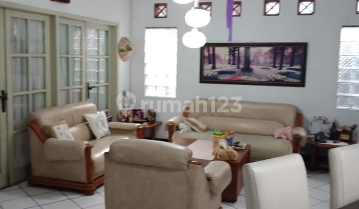 Rumah Terawat Lokasi Aman Dan Strategis di Cicendo