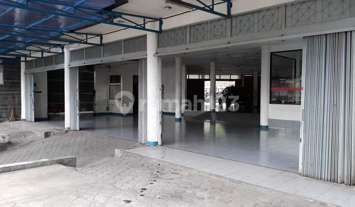 Gudang Luas Cocok Untuk Showroom di Pasteur