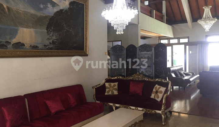Rumah Konsep Rustic Terawat di Setrasirna, Setra Kulon
