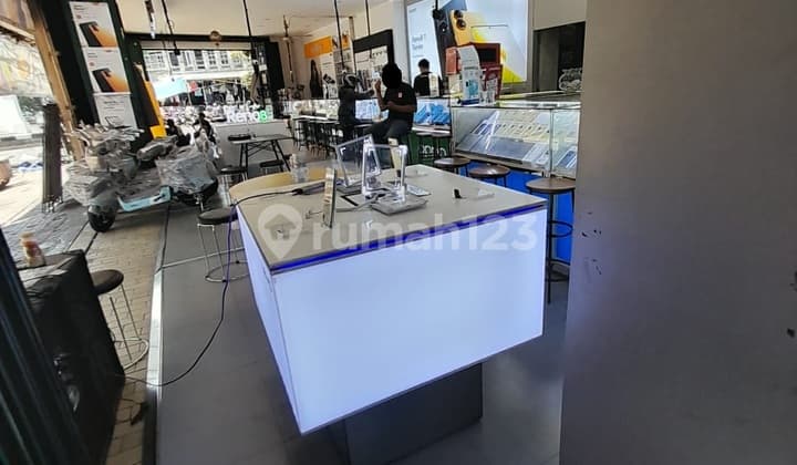 Ruko Mainroad Area Ramai Pusat Kota di Otista