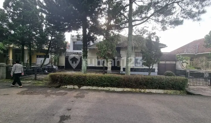 Rumah Cocok Dibangun Hotel Atau Home Stay di Sayap Kebon Kawung