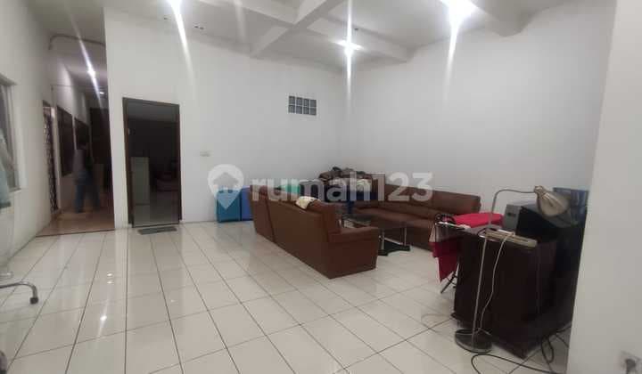 Ruko Luas Berada Ditengah Kota Bandung di Terusan Buah Batu