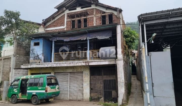 Shop Houses Available: 5 Units, Prime Main Road Location in Kerkof, Cimahi
