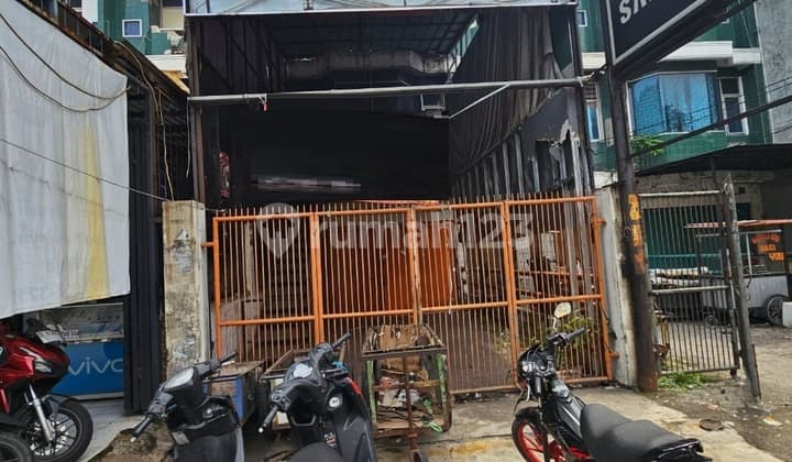 Ruko 3 Lantai Berada di Pusat Kota Bandung di Astana Anyar