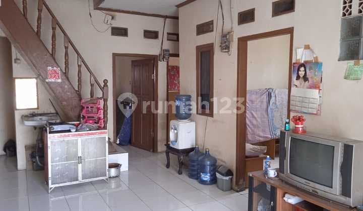 Main Road Shop House in a Bustling Area of Terusan Buah Batu