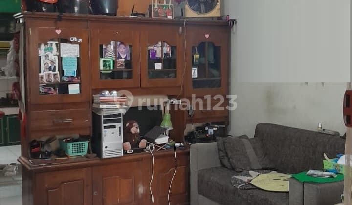 Rumah Lokasi Strategis Lingkungan Nyaman di Taman Rahayu 2