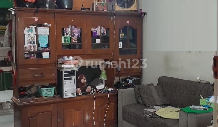 Rumah Lokasi Strategis Lingkungan Nyaman di Taman Rahayu 2