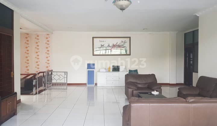 Rumah dan Gudang Lokasi Tengah Kota Cocok Untuk Usaha di Ahmad Yani Bisa Disewakan