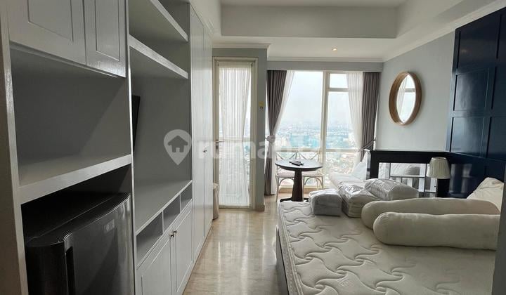 Butuh Cepat! Jual Apartemen Menteng Park Studio Full Furnish Luas 33M² - Diskon Gila Dari 1.5M ke 1M!