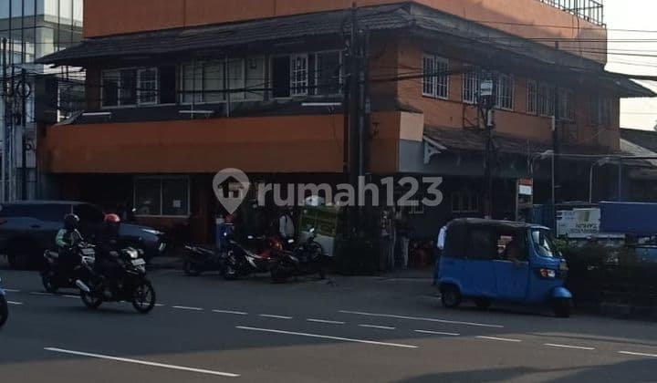 Ruko 2,5 lantai di Matraman Raya
