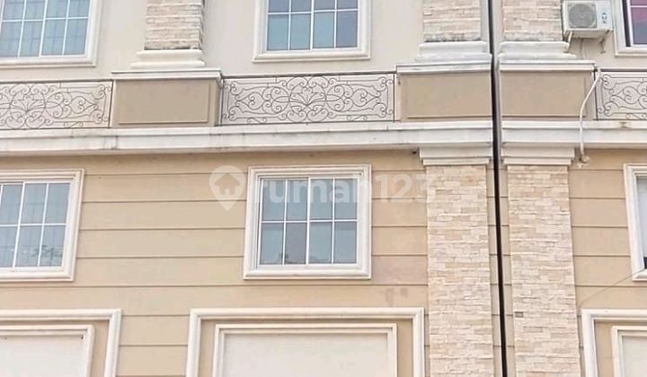 Ruko 3,5 Lantai Di Green Lake City Cipondoh Tangerang