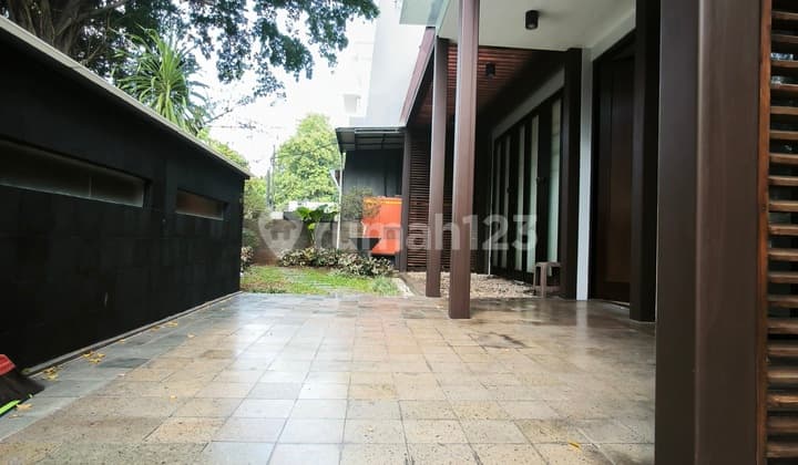 Rumah Design Modern di Cikatomas Kebayoran Area