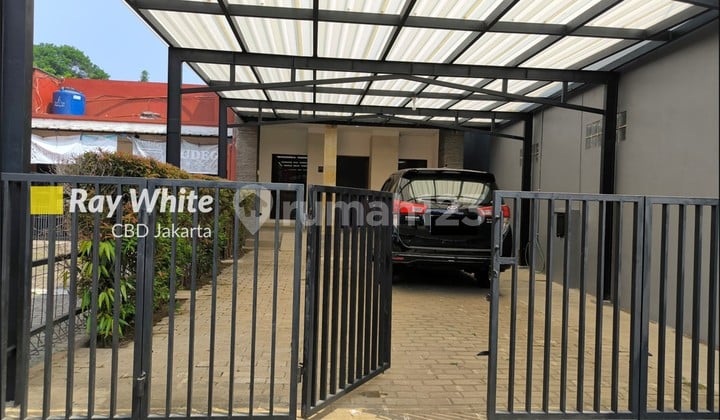 Rumah Baru Lokasi Strategis Nyaman Bebas Banjir Di Cilandak - DIJUAL