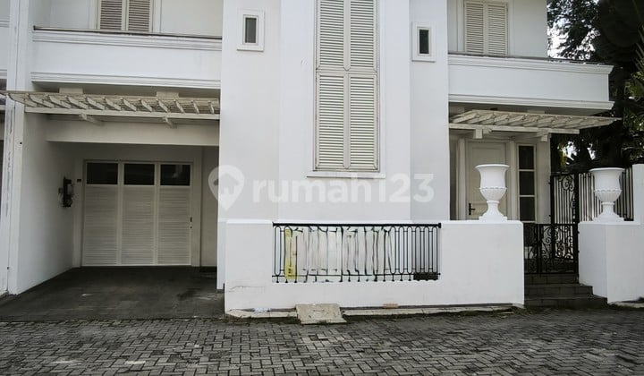 Townhouse Eksklusif di Kawasan Premium Kemang - Disewakan!