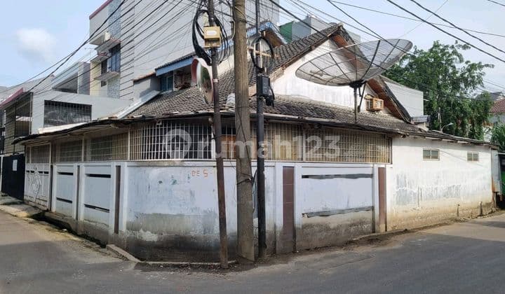 J2203-Cbl5 2-Story House Land Size 13X15 M2 Facing North 2-Car Road in Taman Ratu