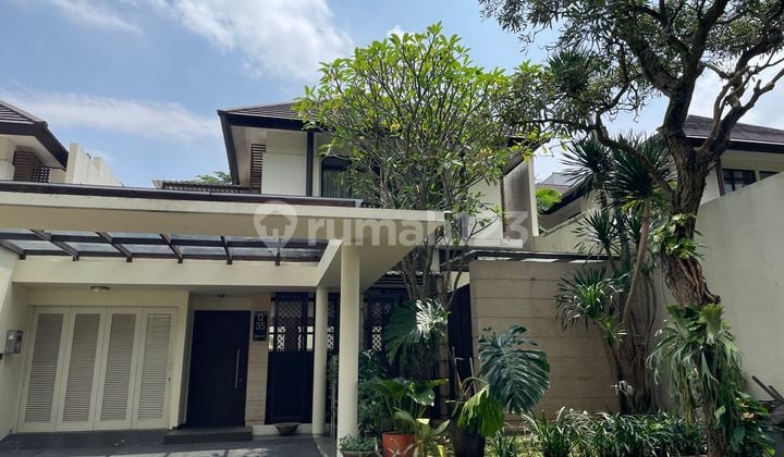 S2218-71Π60 Two-Story Cluster House 285/440 M2 with Swimming Pool Facing West in Serenia Hills Lebak Bulus