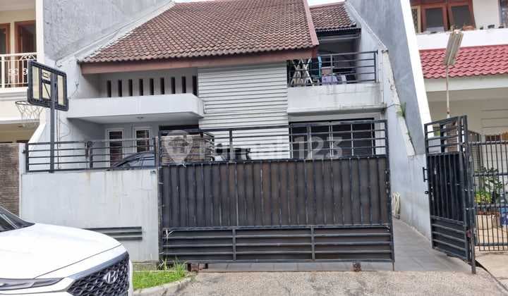 S2202-Cb545 Rumah 1,5 Lantai 8X18/140 M2 Hadap Timur Full Furnish di Intercon