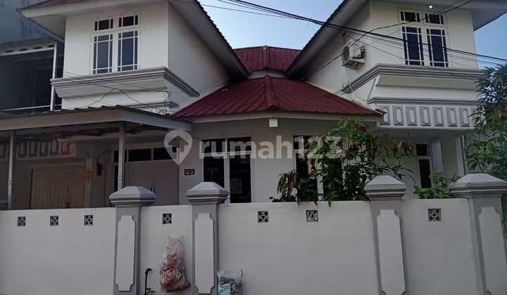 S2309-Cb%0£& Rumah 2 Lantai Lt/Lb 240/300 M2 Hadap Selatan Hook di Kebon Jeruk Baru Jakbar