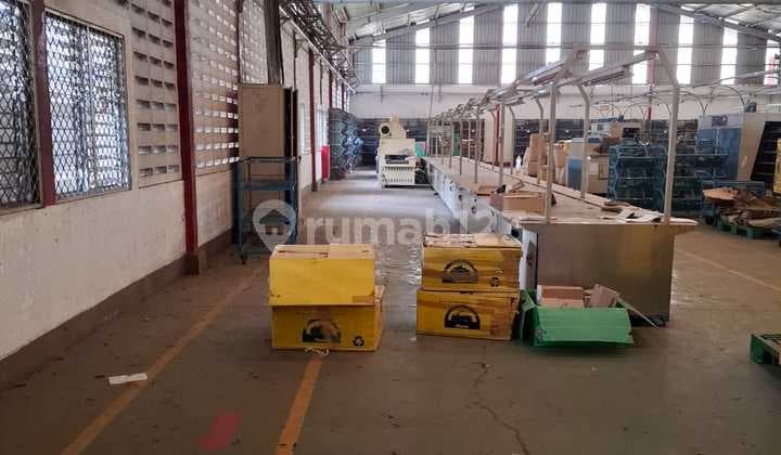 Gudang Luas Strategis di Jalan Raya Cibening Purwakarta