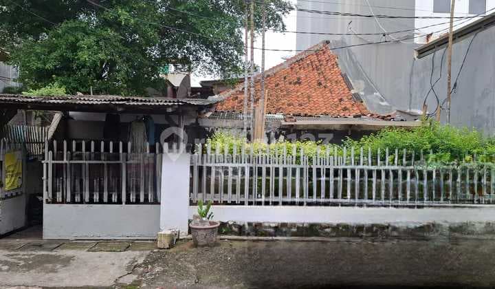 Dijual Rumah SHM Luas 311 Meter di Krukut, Taman Sari Jakbar