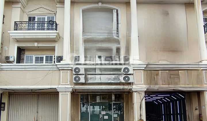For Sale Well-Maintained 3-Story Shophouse in Harapan Indah Business Center