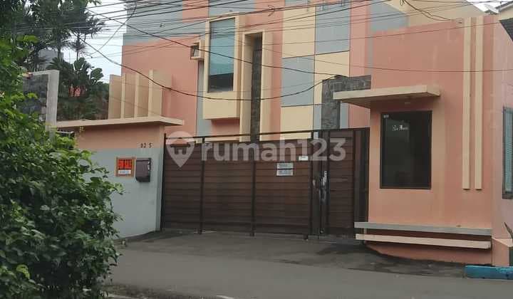 Rumah Kost 29 Kamar Dekat Kampus Binus Kemanggisan, Palmerah, Jakarta Barat