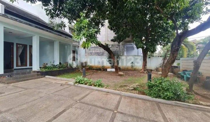 Rumah Asri 2 Lantai Dalam Komplek Elit Pancoran, Jakarta Selatan