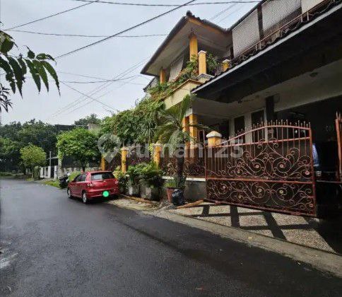 Rumah Kost 8 Kamar Kost Dalam Komplek di Bintaro, Jakarta Selatan
