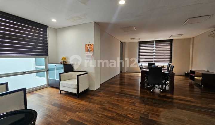 Ruko Gandeng 4 di Pantai Indah Kapuk Siap Pakai