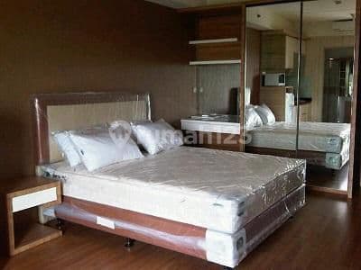 Metro Park Apartment is located in the heart of Jababeka city, furnished.