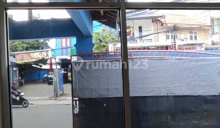Rumah Hoek Letak Strategis di Pusat Bisnis Utan Kayu Jakarta Tim
