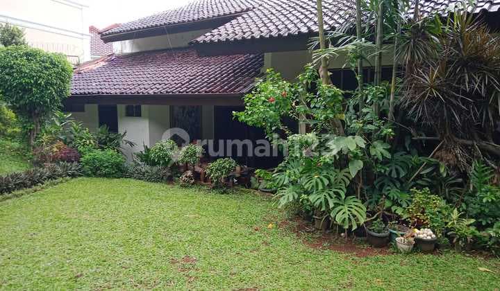 A Good House with SHM and Wide Yard in East Pejaten, Jakarta