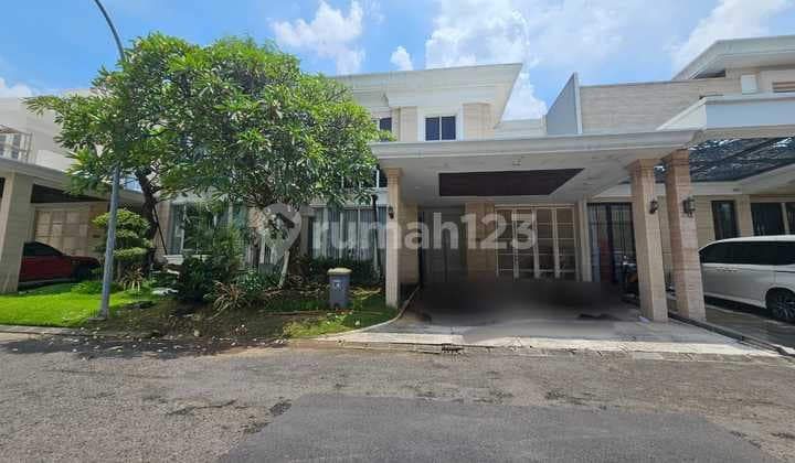 Lariz Ville Pakuwon Indah House