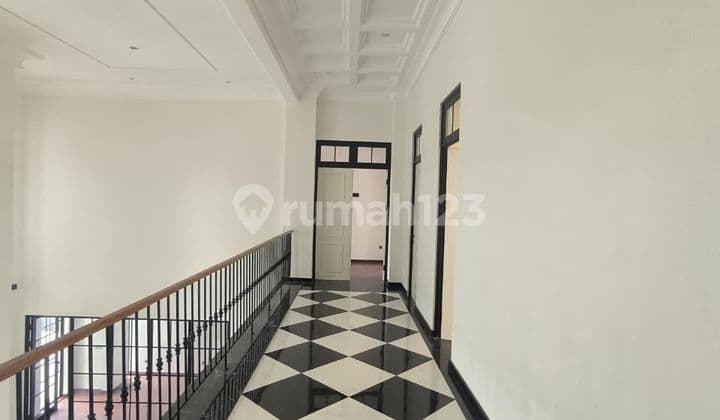 Brand New Classic House - Graha Family