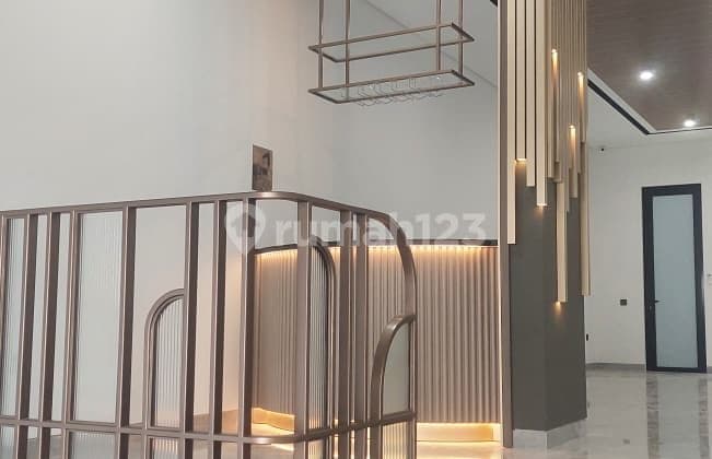 Dijua Rumah Modern Citraland Waterfront