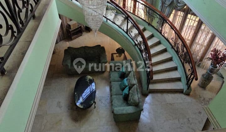 Rumah besar di komplek perumahan elite Cibubur Jambore Jakarta Tumur