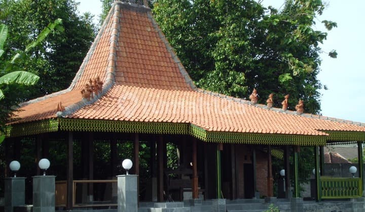 Ruang Usaha Joglo Utk Resto Tengah Kota Dkt Jogja Expo Center Dan Uin