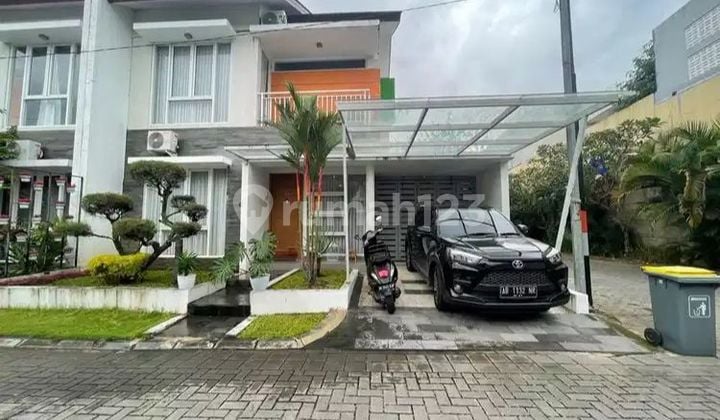 Affordable Semi-Furnished House Perfect for Family Location Near JCM and Jombor