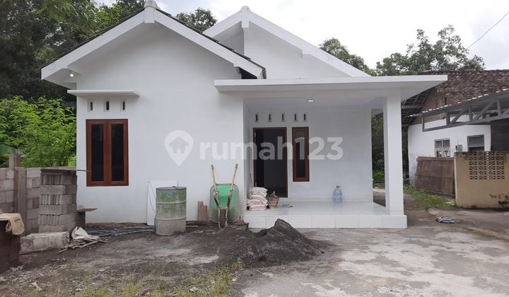 Dijual Rumah Baru Dalam Pemukiman Lokasi Sidomoyo Dekat Pasar Cebongan
