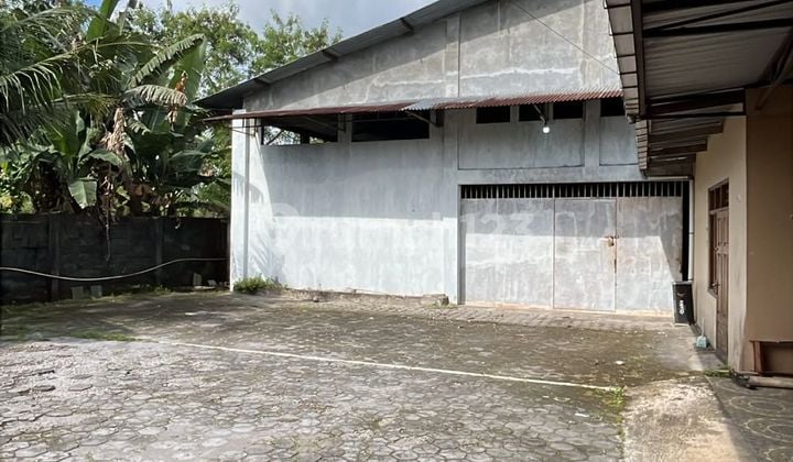 Gudang Pinggir Jln Palagan Cocok untuk Logistik dan Sembako Dkt Hyatt