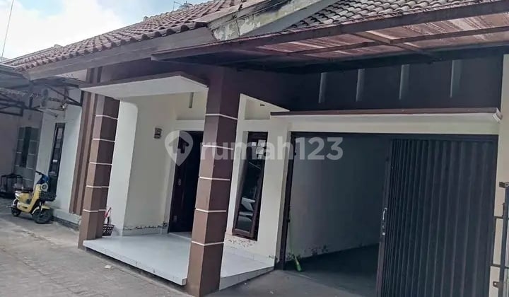 Disewakan Rumah Dalam Pemukiman Area Jalan Palagan Lokasi Dekat Hyatt