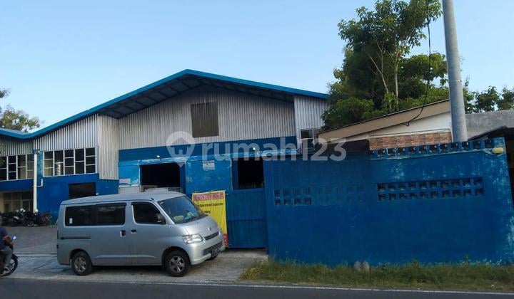 Large Warehouse for Sale or Rent by Wonosari Roadside, Suitable for Production