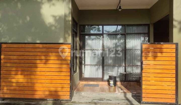 rumah nyaman 2 lantai bergaya industrial lokasi Dekat Ibarbo Park