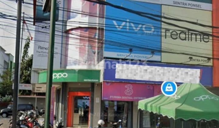 Shop House Suitable for Office and Retail Business in Caturtunggal Business Area