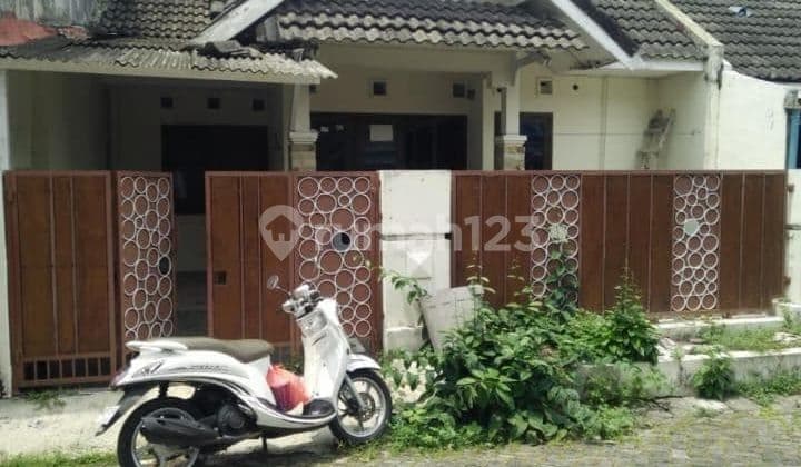 For Sale House in Taman Krajan Housing Complex Near Amikom and UPN